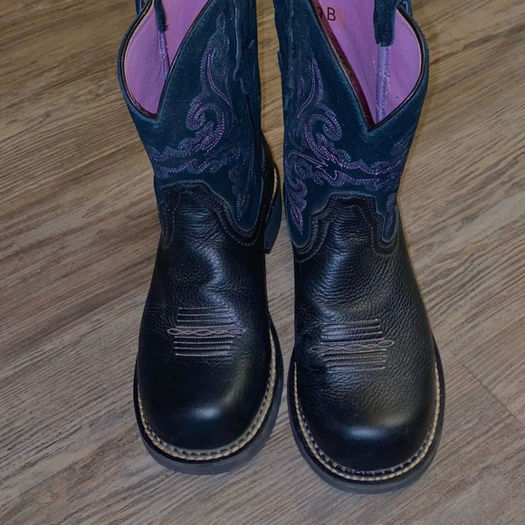 Ariat Fatbaby Western Boots Black with Purple & Pink Embroidered – US 9B - Picture 3 of 5